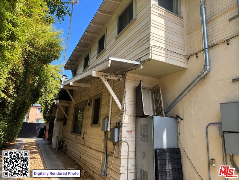 5742 La Mirada Avenue