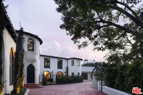 2720 Glendower Avenue Los Angeles CA 90027