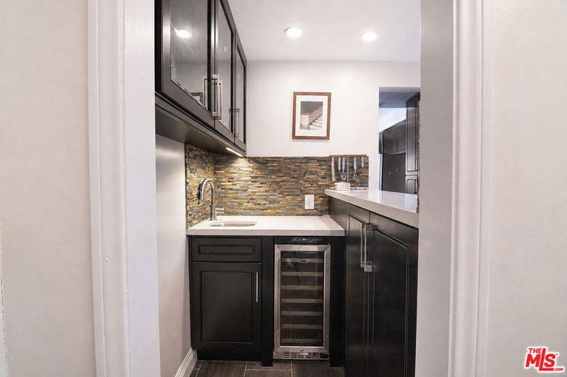 1434 Greenfield Avenue 303