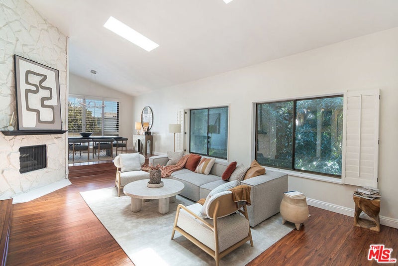 1434 Greenfield Avenue 303