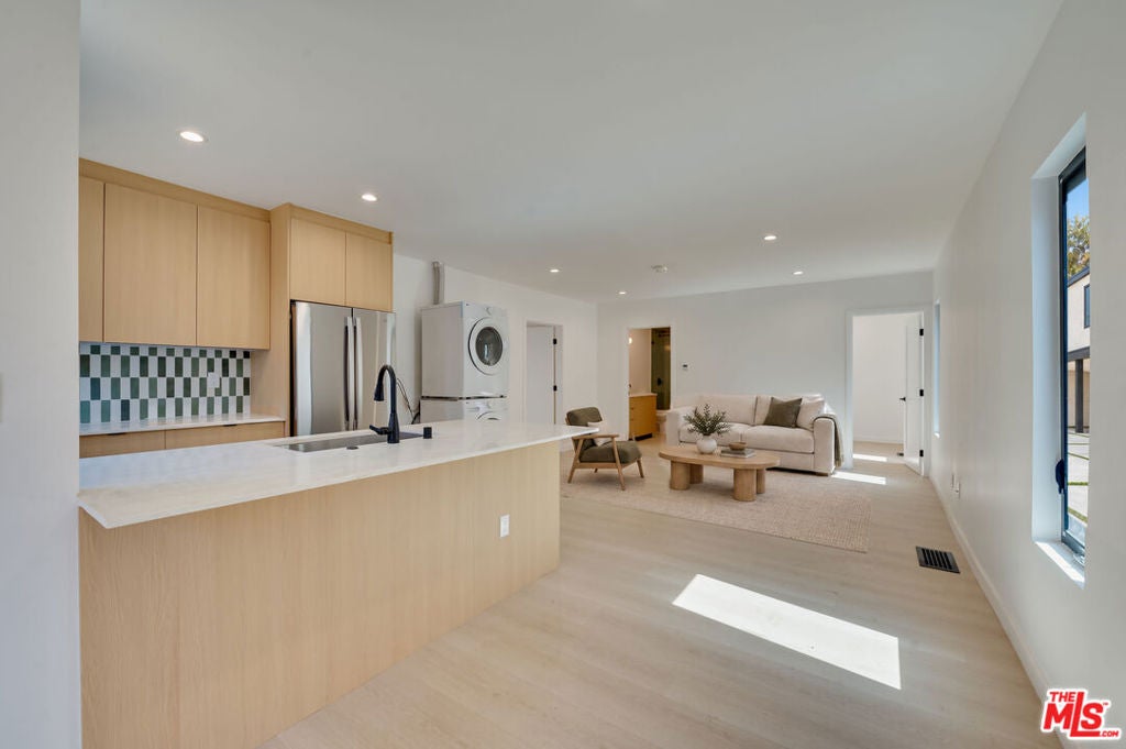 1223 Havenhurst Drive 2