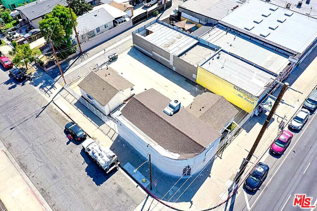 1108 E 84th Place