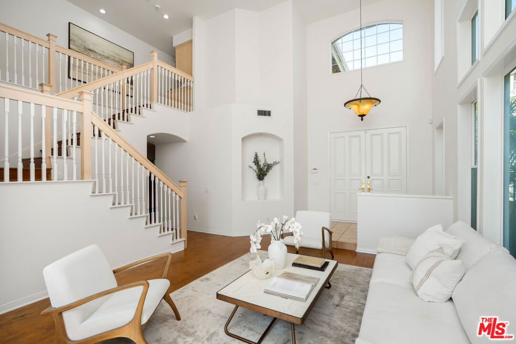 16632 Calle Jermaine