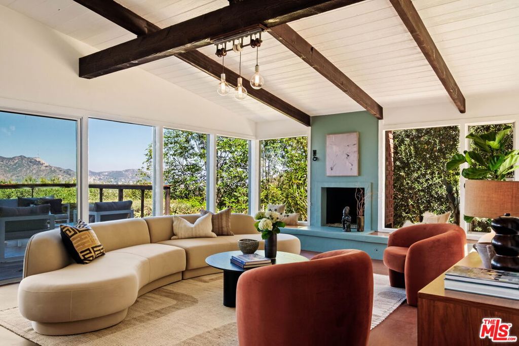 7523 Mulholland Drive