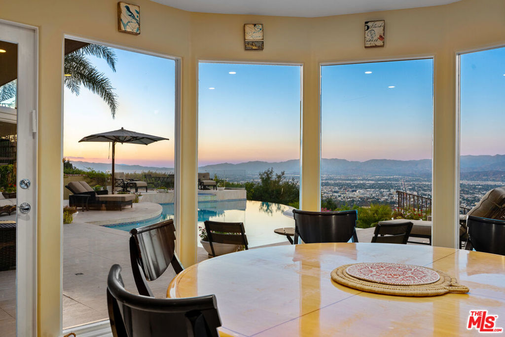 7833 Torreyson Drive