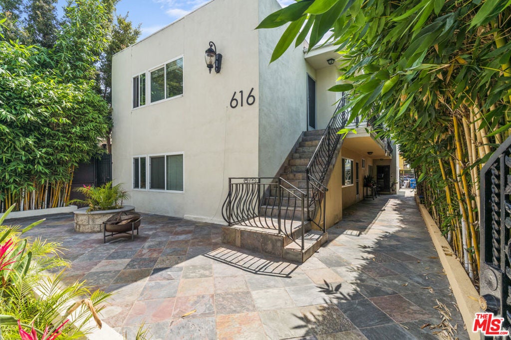 616 Vernon Avenue 3