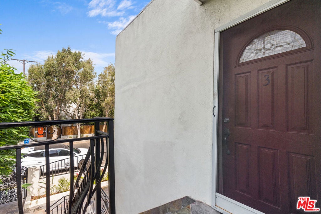 616 Vernon Avenue 3