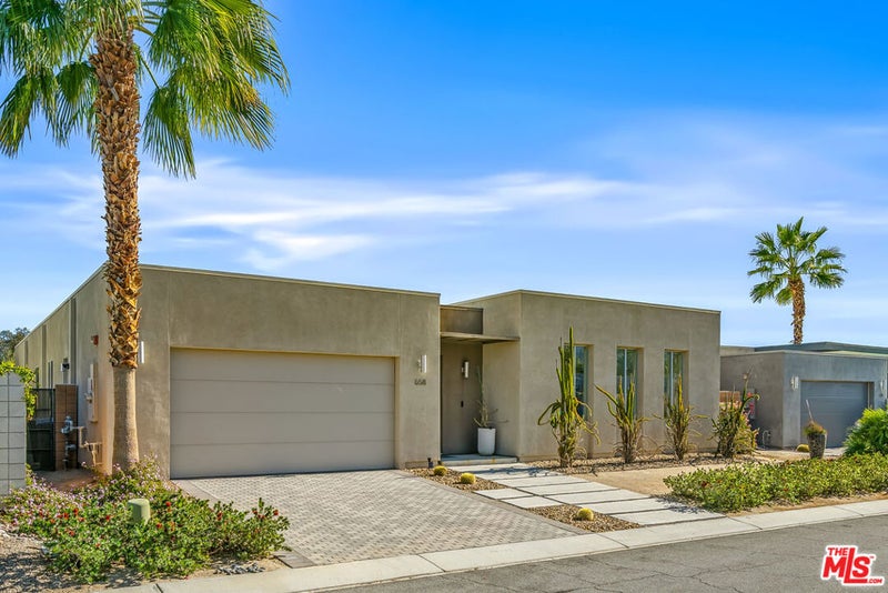 658 Dominion Way