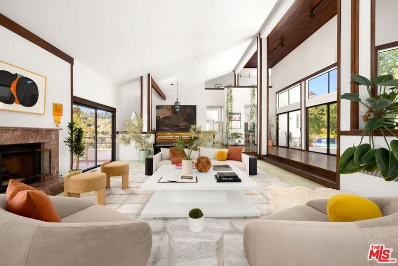 2549 Canyon Oak Drive