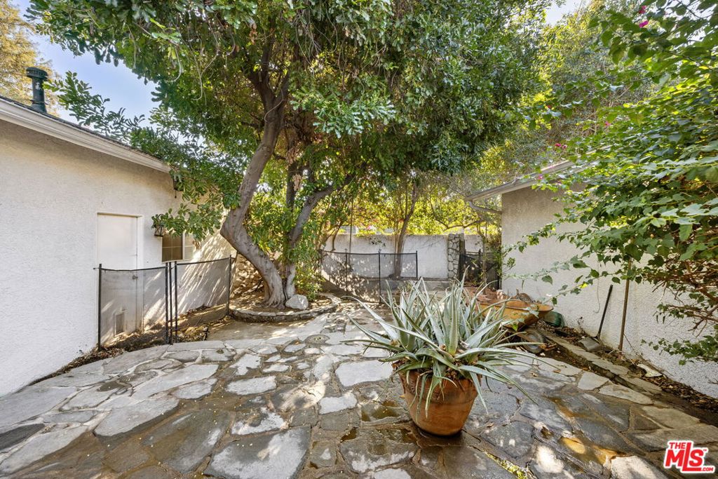 8837 Oak Park Avenue