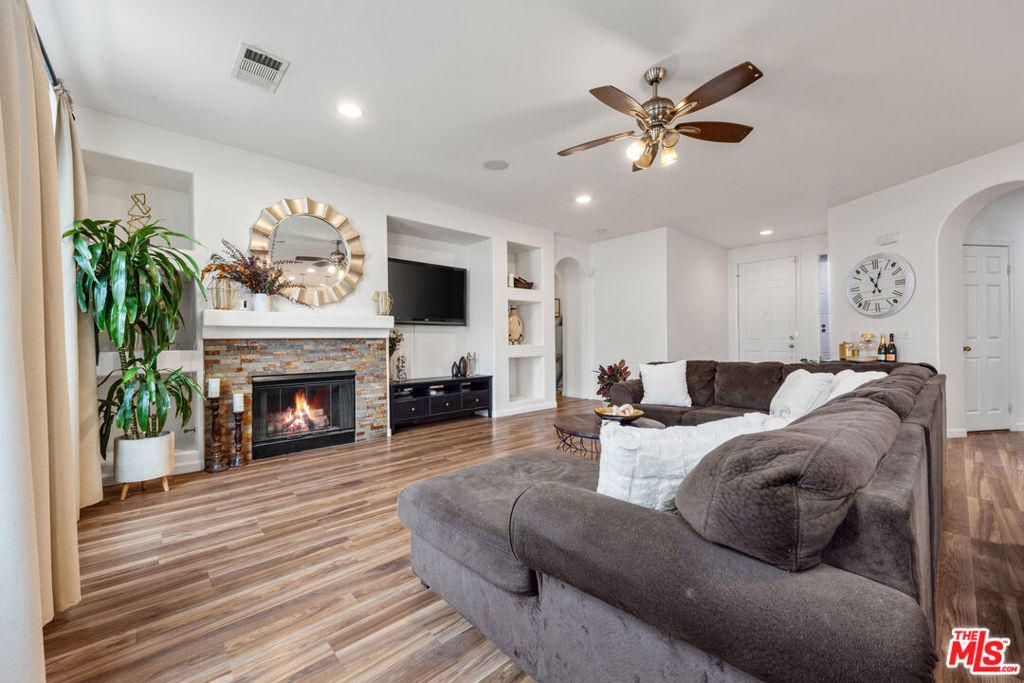 1548 Hunter Moon Way