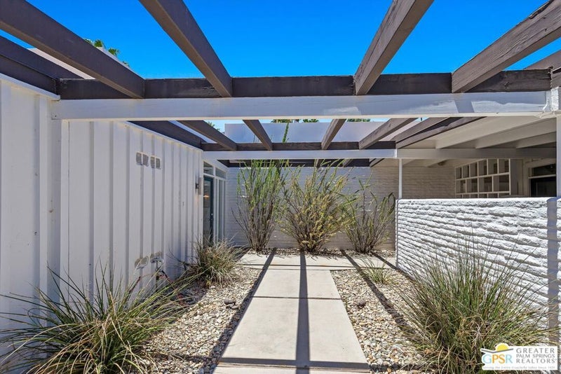 1279 S Driftwood Drive
