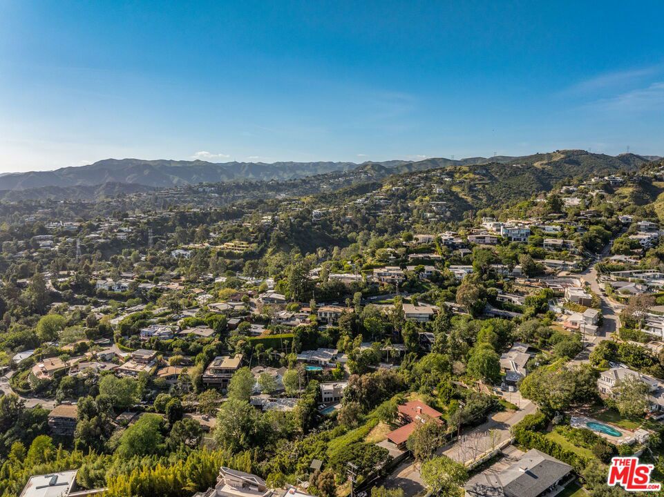 741 N Tigertail Road