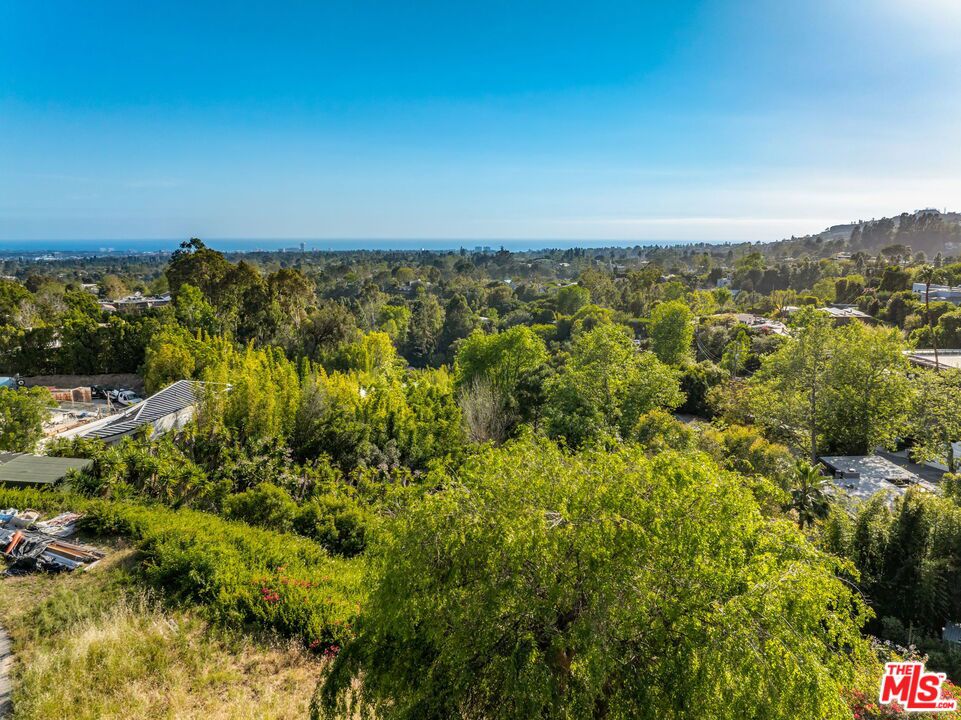 741 N Tigertail Road