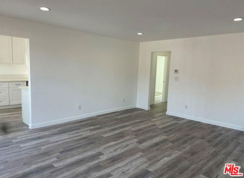 328 W Elm Street
