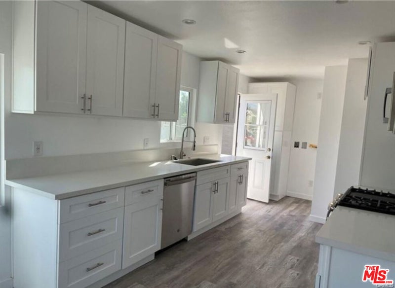 328 W Elm Street