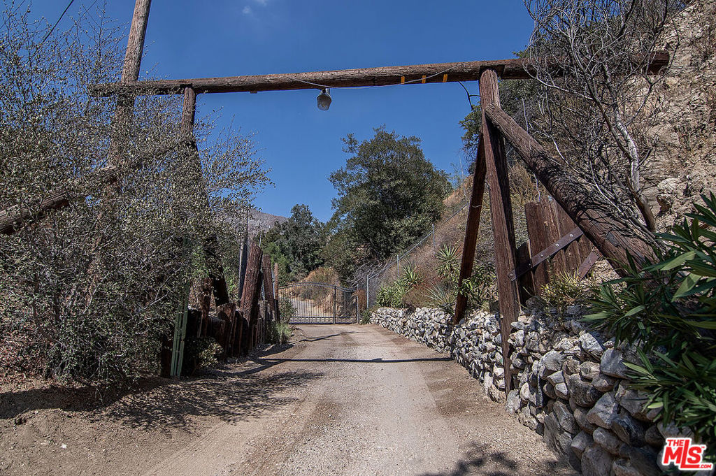 14831 LITTLE TUJUNGA CANYON Road