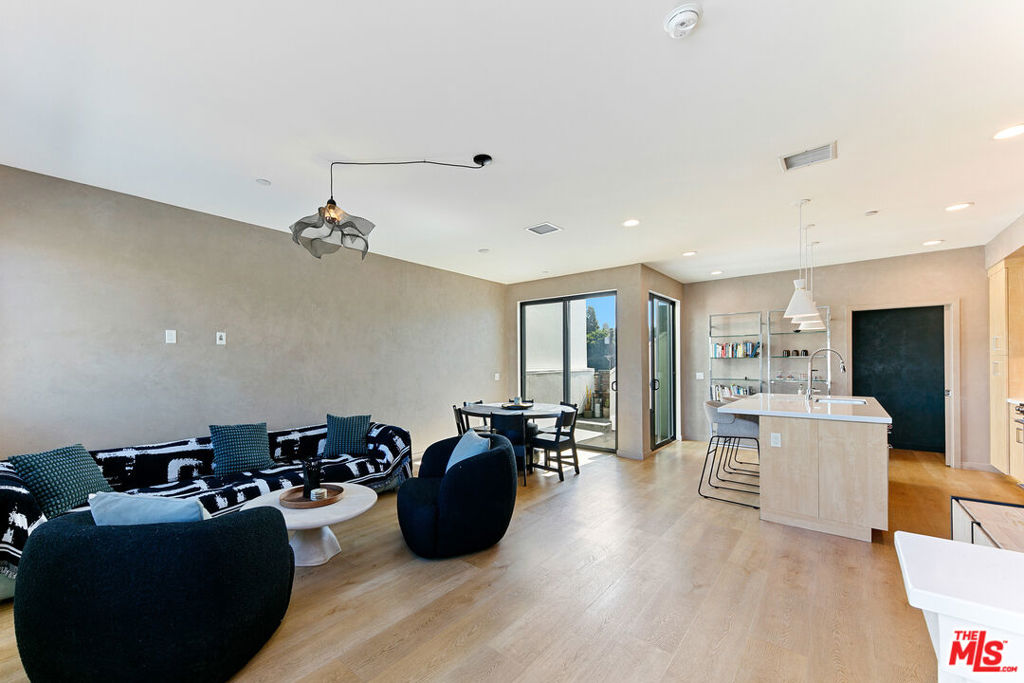 3288 N Canary Way