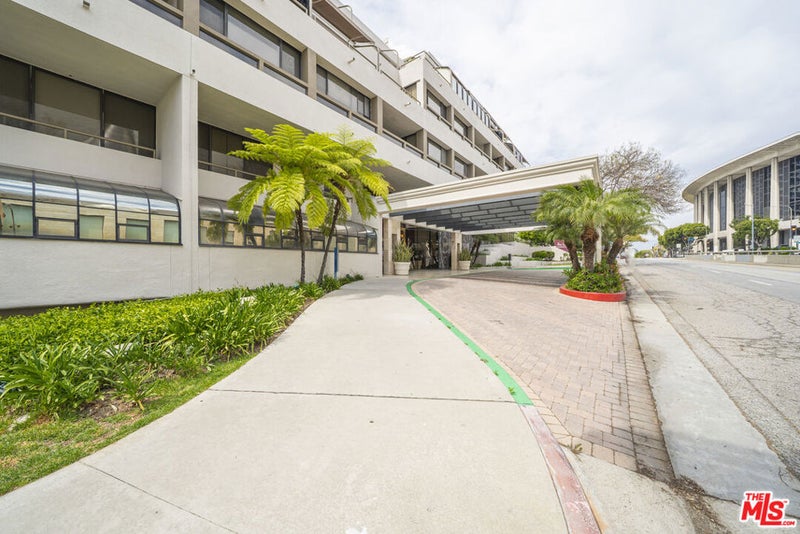 121 S Hope Street 431