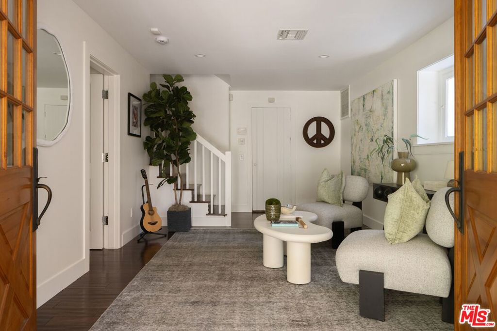 2425 Laurel Pass