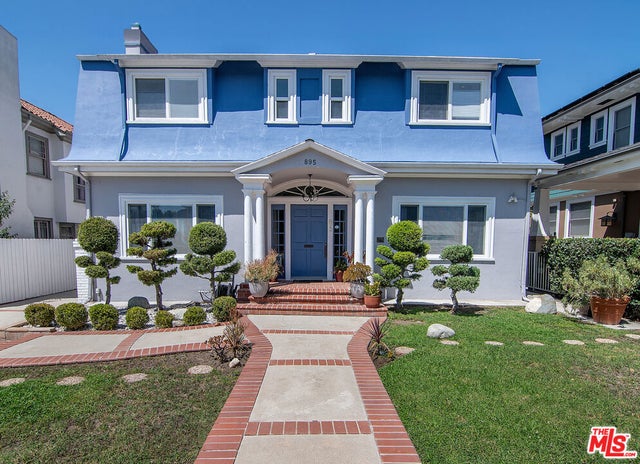 895 S Bronson Avenue, Los Angeles