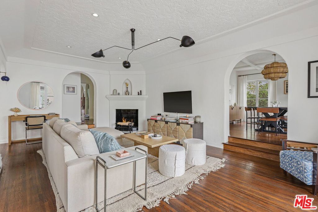 8210 Willoughby Avenue