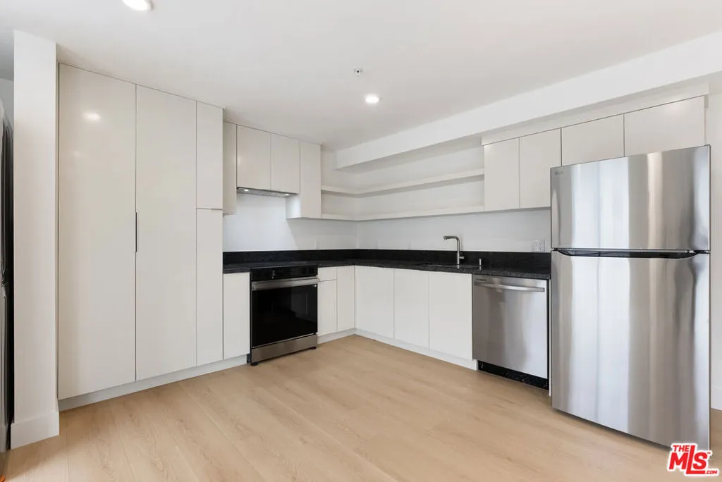 Cypress, California 90630, United States, 1 Bedroom Bedrooms, ,1 BathroomBathrooms,Residential,Active,239292