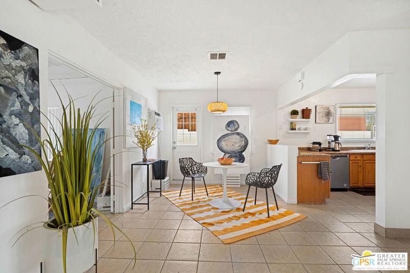 543 N Paseo De Anza