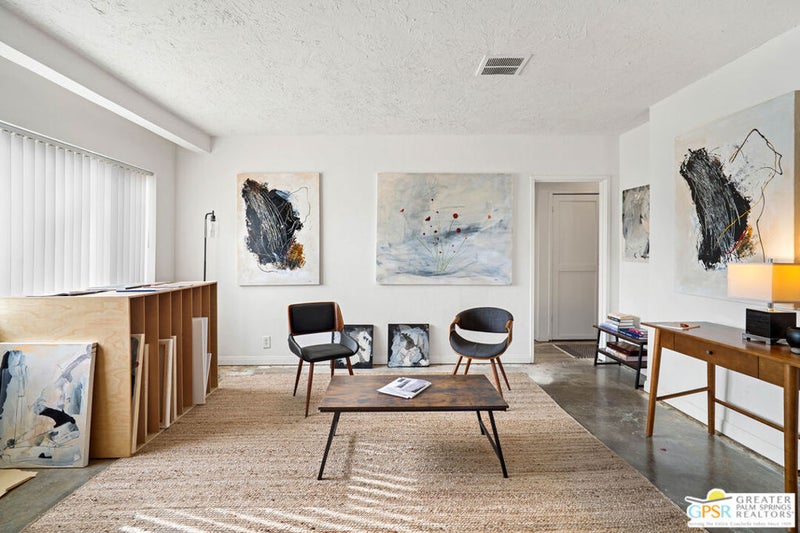 543 N Paseo De Anza