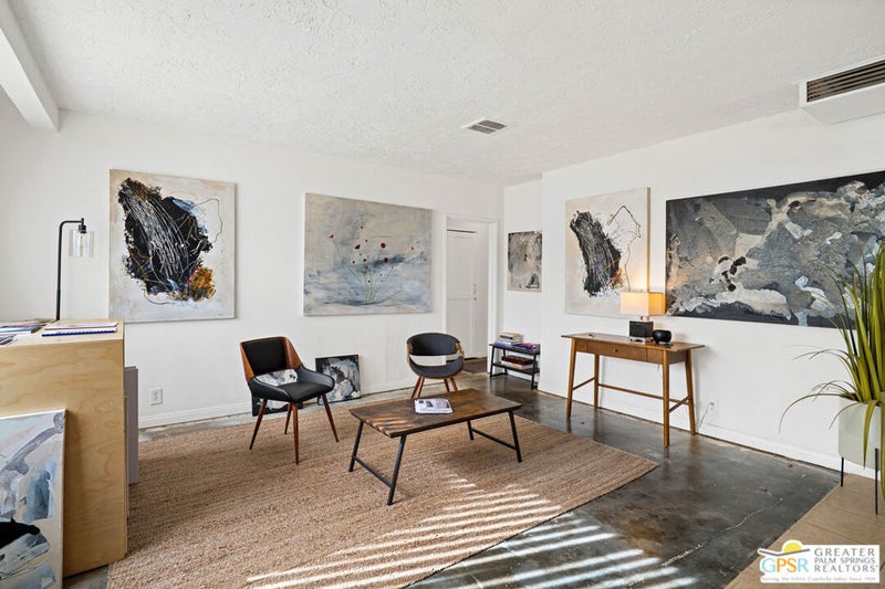 543 N Paseo De Anza
