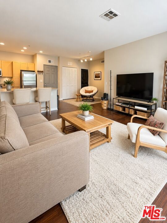 1501 Front Street 206