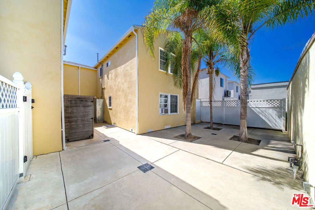 2824 Grand Canal