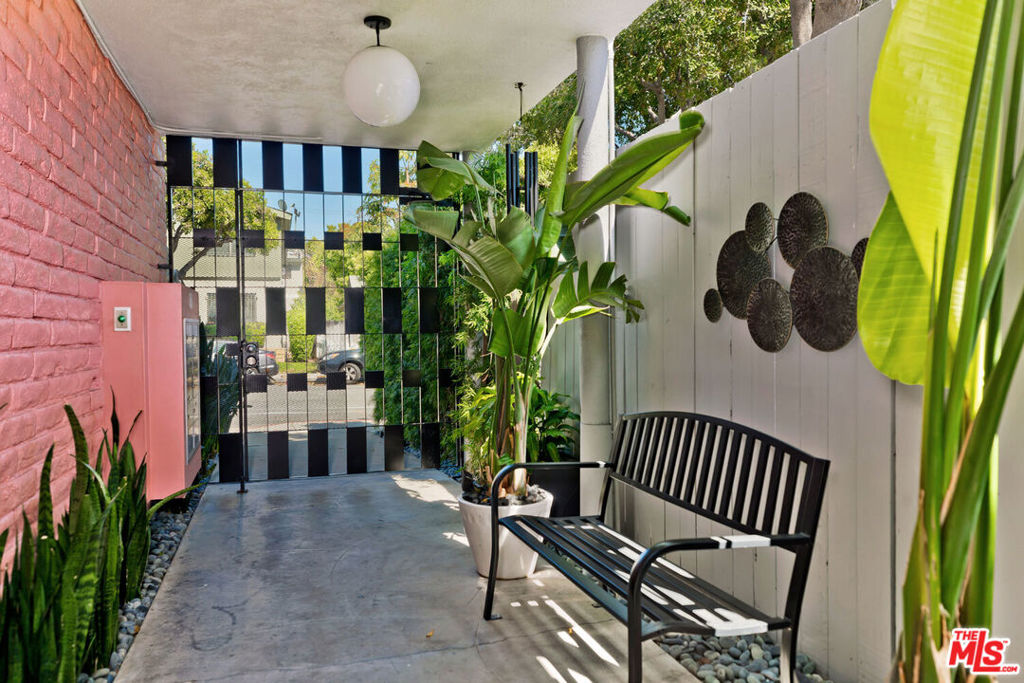 1035 N Sierra Bonita Avenue