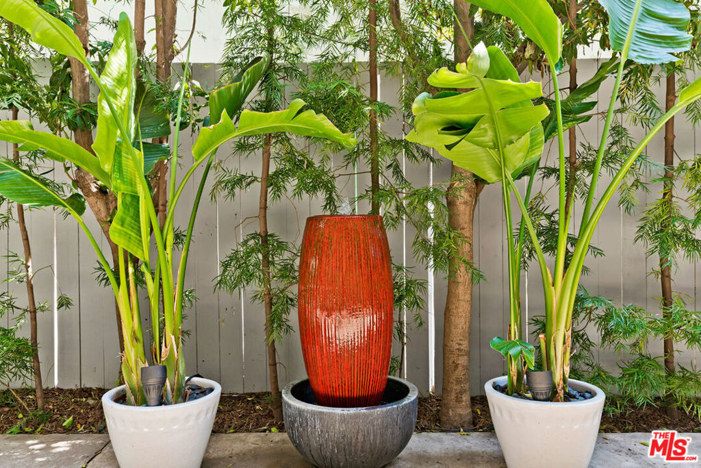 1035 N Sierra Bonita Avenue