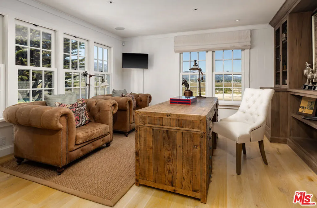 Carpinteria, California 93013, United States, 4 Bedrooms Bedrooms, ,5 BathroomsBathrooms,Residential,Active,230697