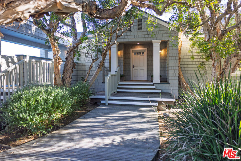 571 Sand Point Road