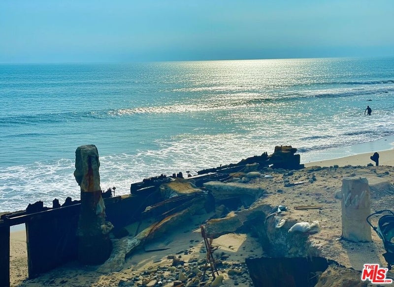 19240 Pacific Coast Highway