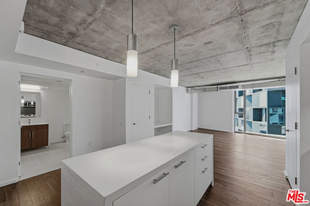 8500 W Sunset Boulevard 402