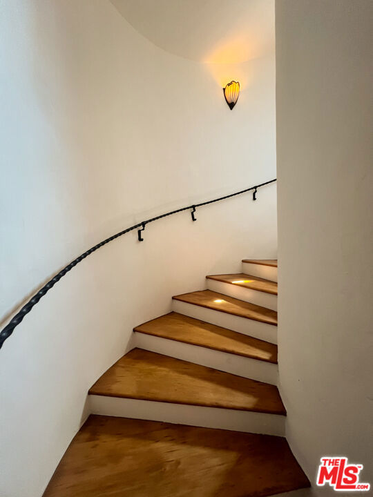 3105 Ledgewood Drive