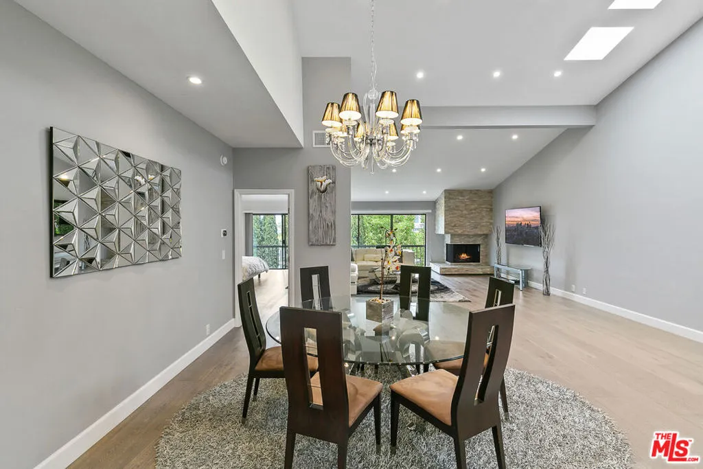 Los Angeles, California 90024, United States, 2 Bedrooms Bedrooms, ,2 BathroomsBathrooms,Residential,Active,155513