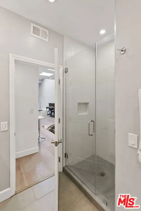 Los Angeles, California 90024, United States, 2 Bedrooms Bedrooms, ,2 BathroomsBathrooms,Residential,Active,155513