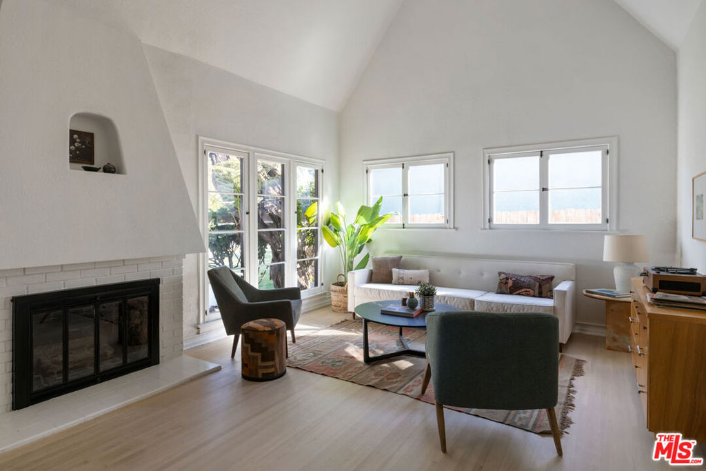 1632 Oak Grove Drive