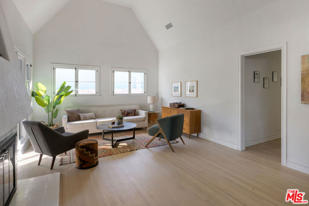 1632 Oak Grove Drive