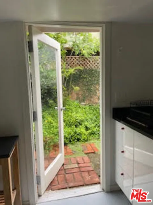 Los Angeles, California 90066, United States, 1 Bedroom Bedrooms, ,1 BathroomBathrooms,Residential,Active,194543