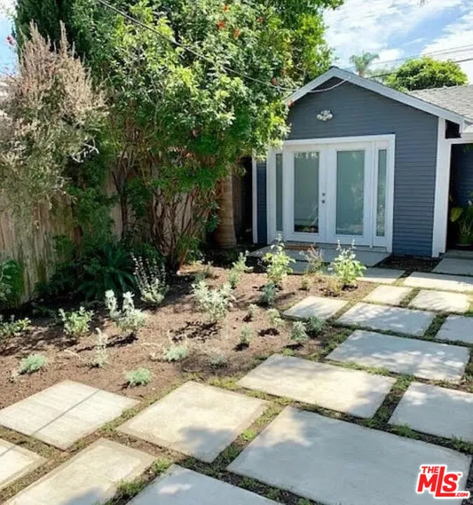 Los Angeles, California 90066, United States, 1 Bedroom Bedrooms, ,1 BathroomBathrooms,Residential,Active,194543