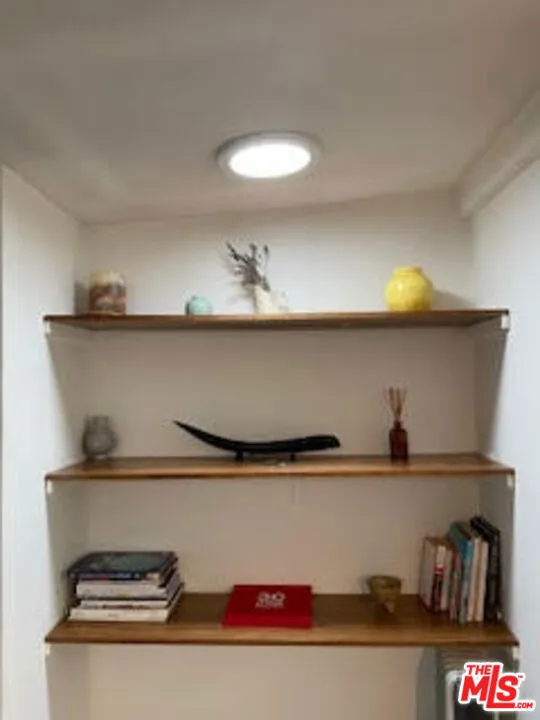 Los Angeles, California 90066, United States, 1 Bedroom Bedrooms, ,1 BathroomBathrooms,Residential,Active,194543