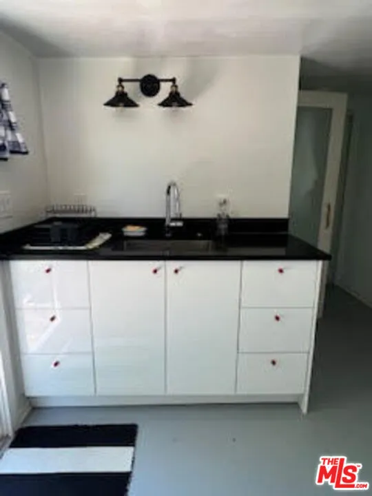 Los Angeles, California 90066, United States, 1 Bedroom Bedrooms, ,1 BathroomBathrooms,Residential,Active,194543