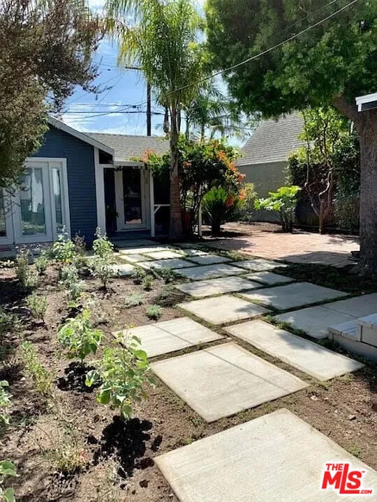 Los Angeles, California 90066, United States, 1 Bedroom Bedrooms, ,1 BathroomBathrooms,Residential,Active,194543