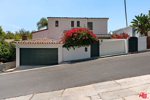 7918 Hillside Avenue Los Angeles CA 90046