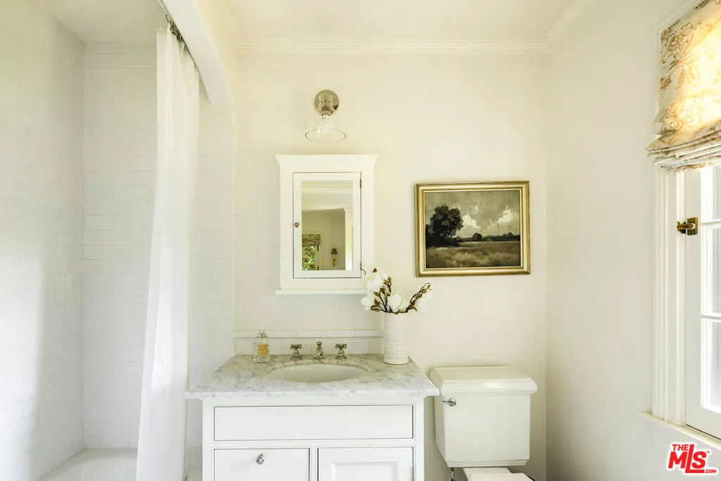 Los Angeles, California 90049, United States, 7 Bedrooms Bedrooms, ,7 BathroomsBathrooms,Residential,Active,176660